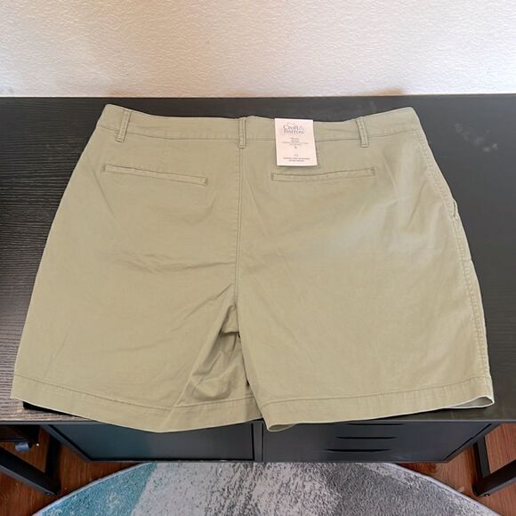 Women's croft & barrow Flat Front Midrise Shorts - Size 16 - Khaki Green - Picture 3 of 6